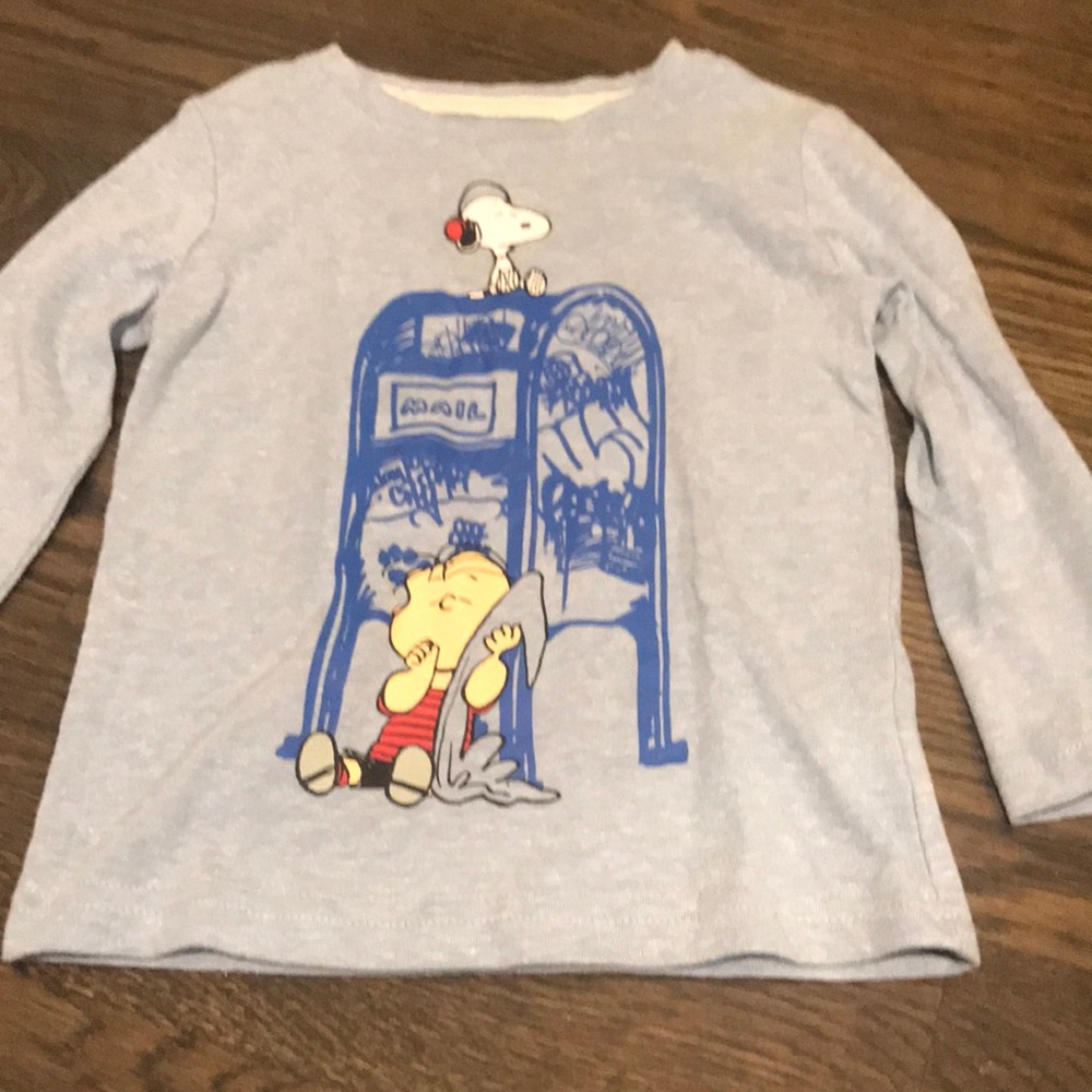 Peanuts  t shirt  Sz 2